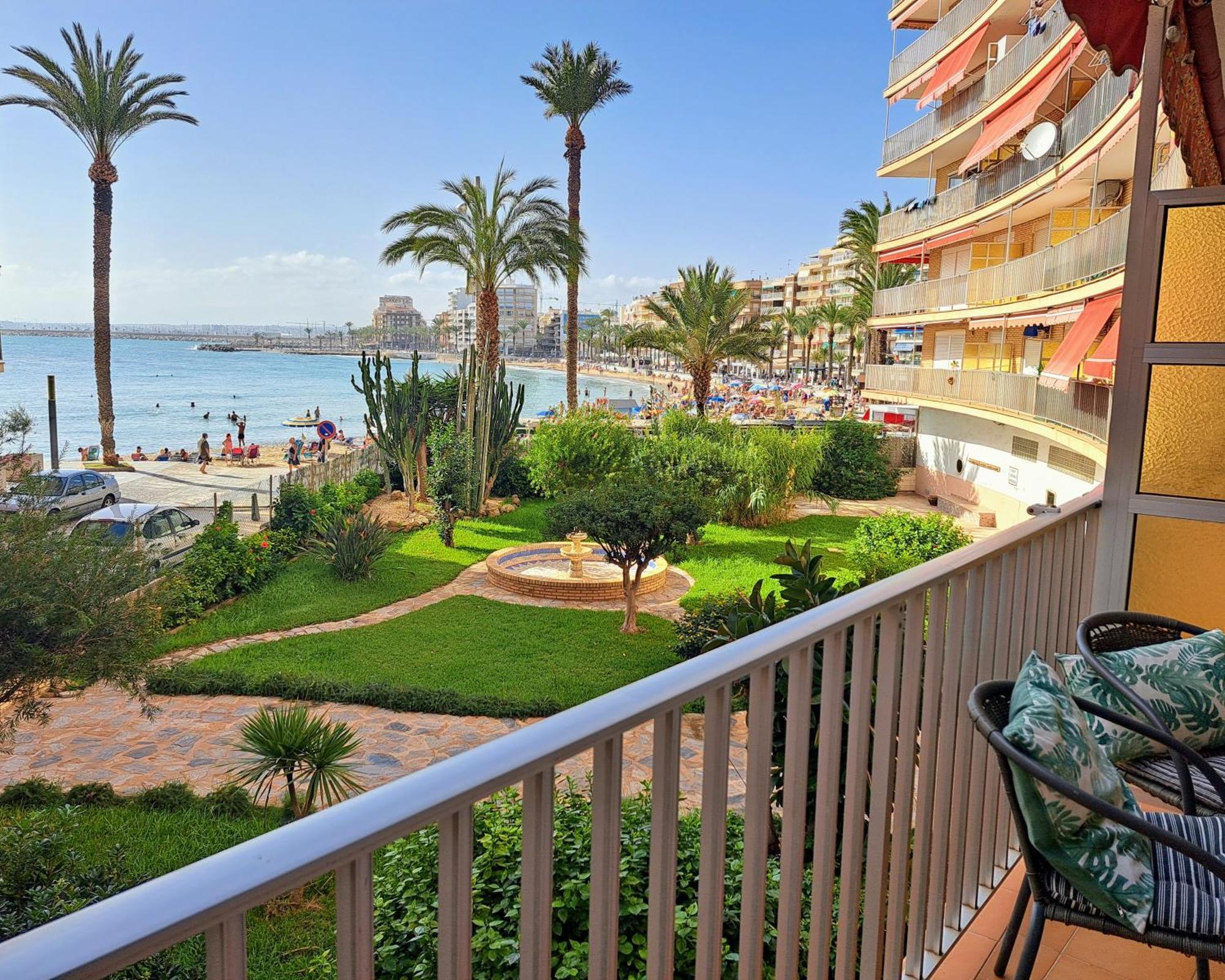 Garden Beach Apartment Torrevieja Kültér fotó